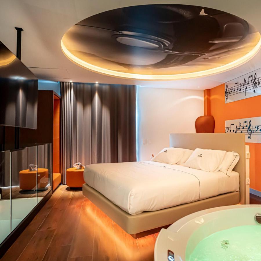 Suite with Spa Bath
